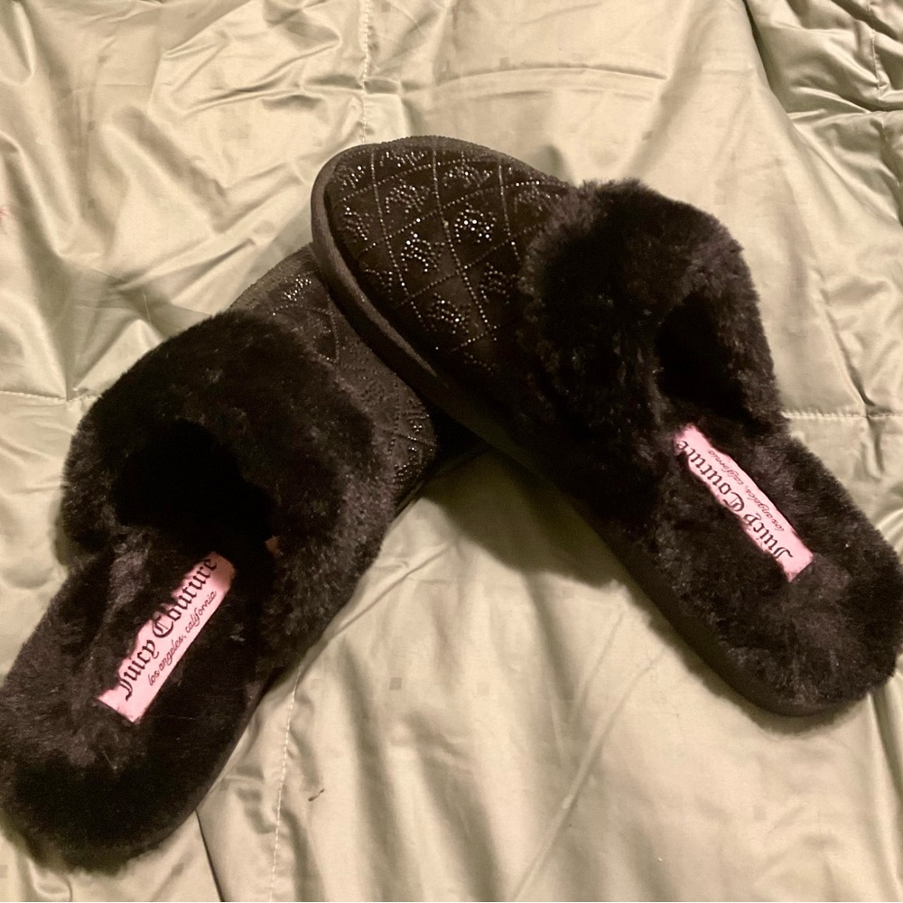 Juicy Couture Women's Black Plush Slippers